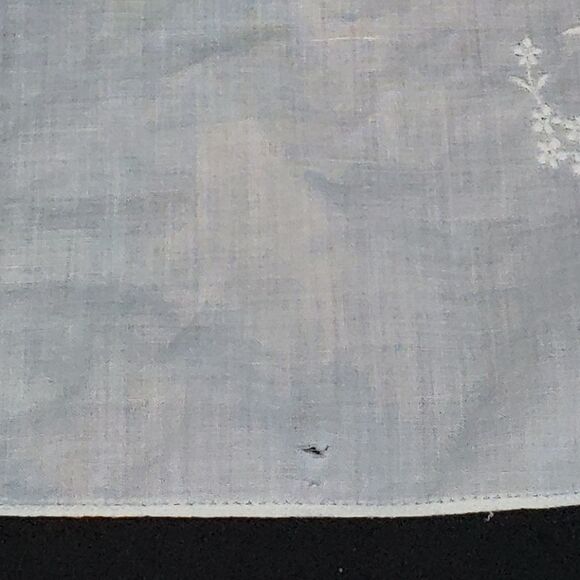 Vintage White Rose Handkerchief - Picture 6 of 7
